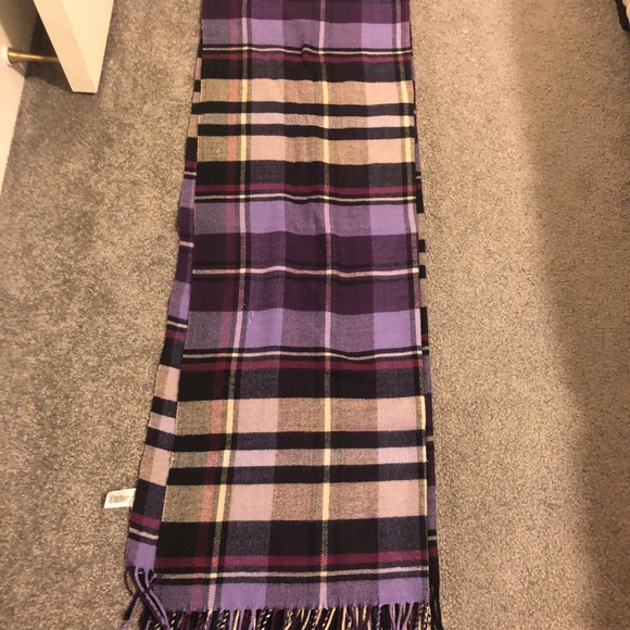 Super soft GAP plaid scarf - Picture 2 of 4